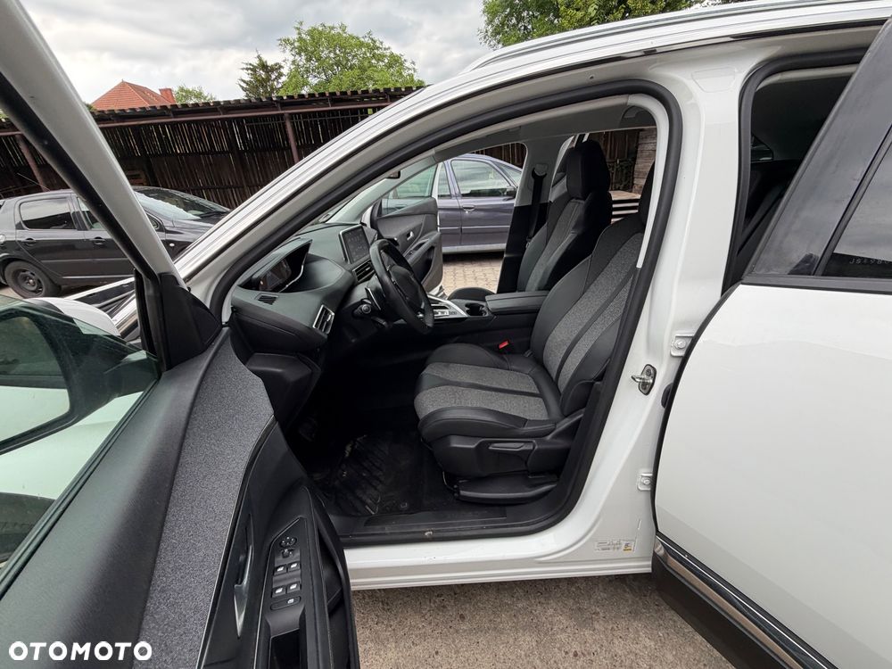Peugeot 3008 PureTech 130 Stop & Start GPF EAT8 Allure - 16