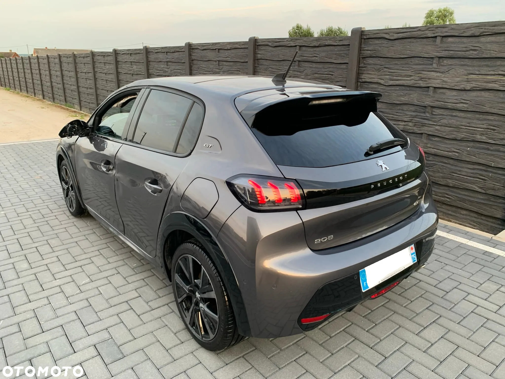 Peugeot 208 PureTech 100 EAT8 GT - 7