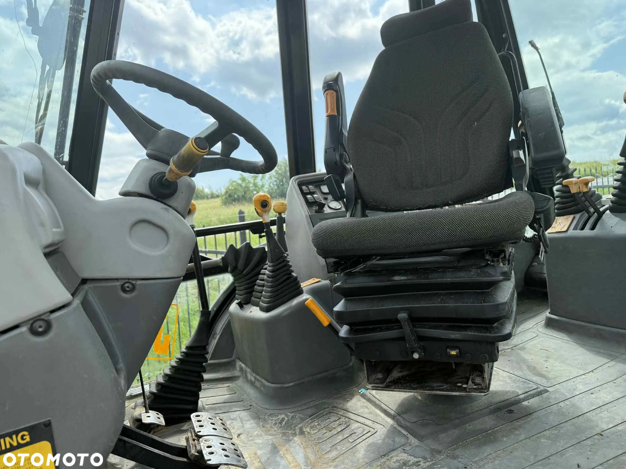 JCB koparko-ładowarka KOMATSU WB97 jcb 3cx - 19