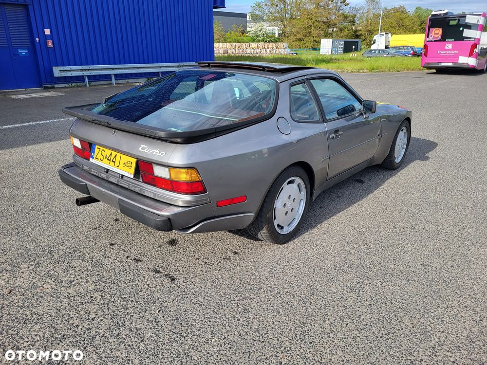 Porsche 944 2.5 Turbo - 1