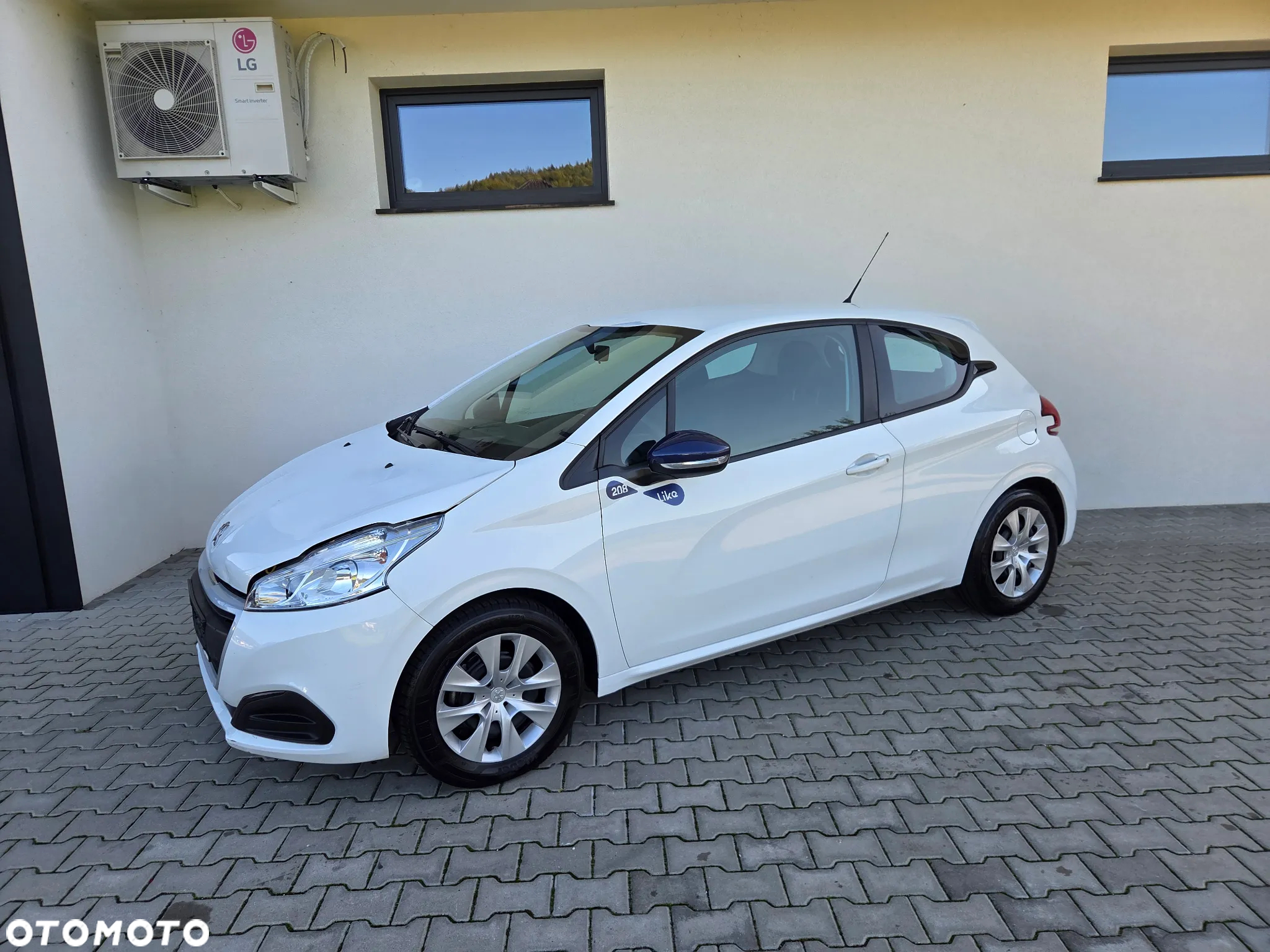 Peugeot 208 - 14