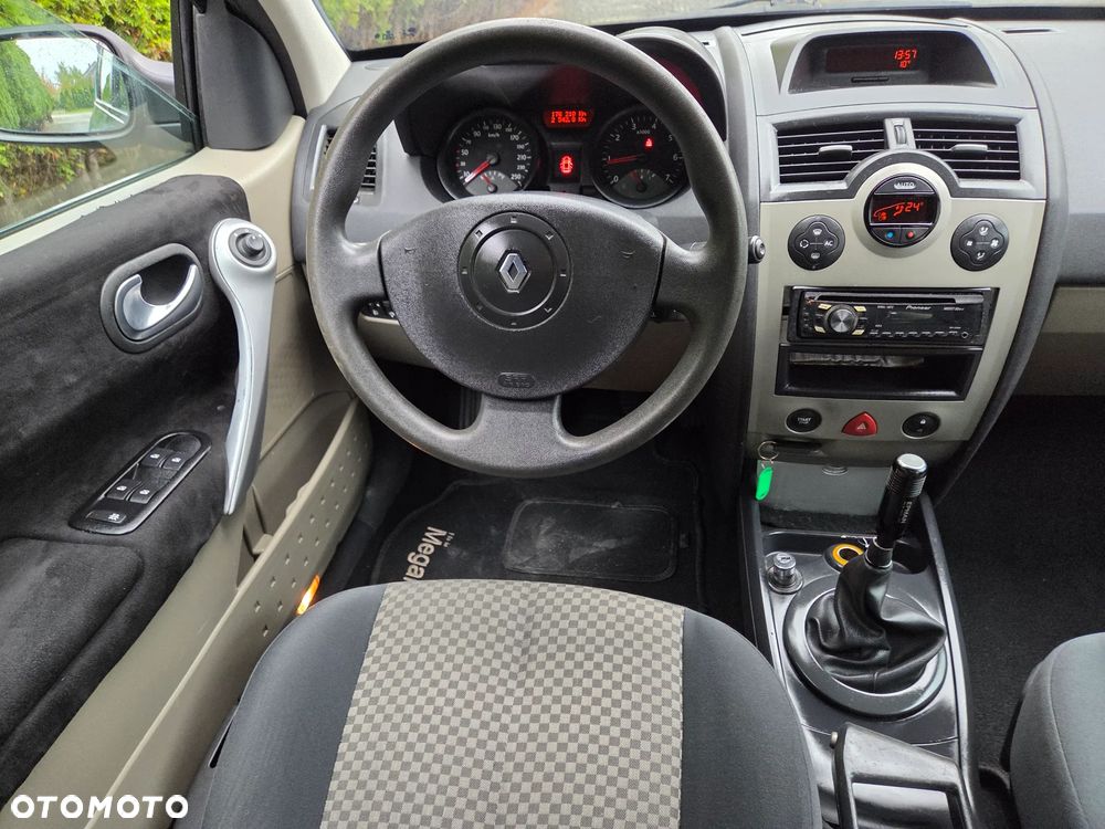 Renault Megane II 1.6 Confort Authentique - 10
