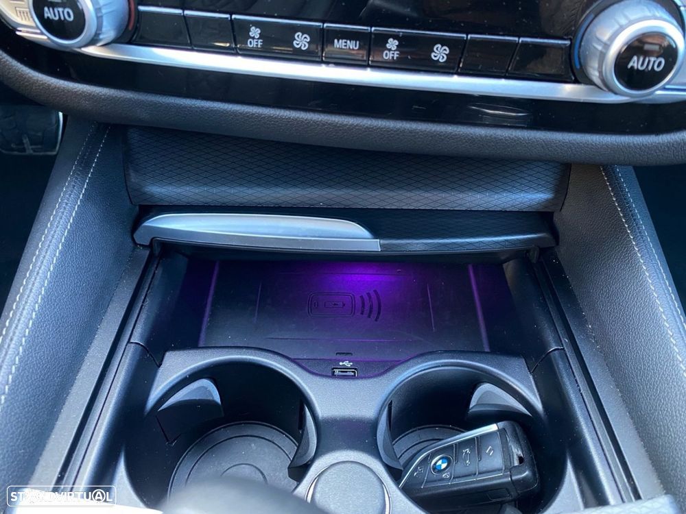 BMW 530 e Pack Desportivo M - 14