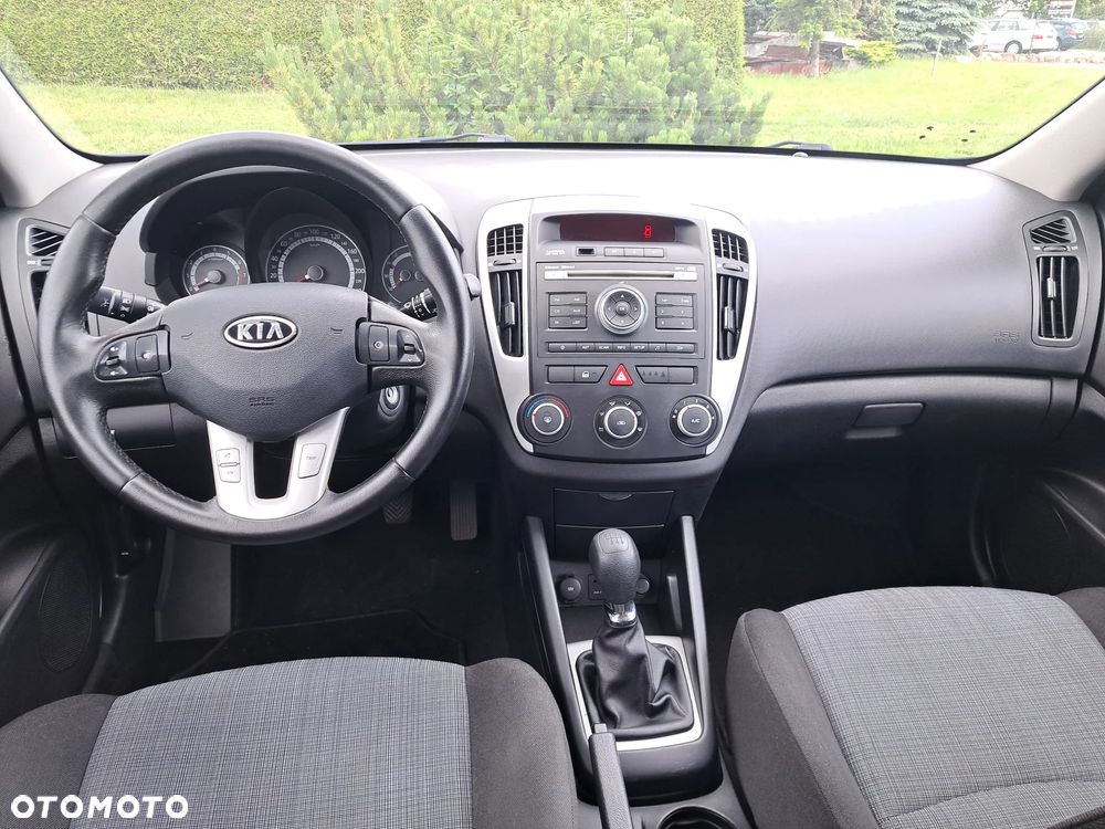 Kia Ceed 1.6 L - 31