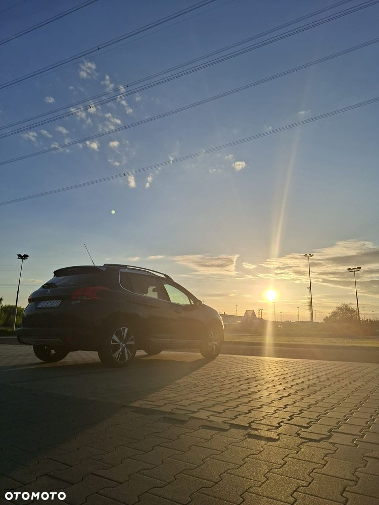 Peugeot 2008 1.2 Pure Tech GPF Allure S&S - 3