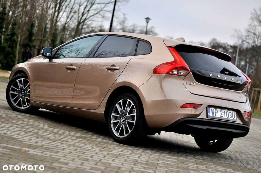 Volvo V40 D2 Momentum - 14