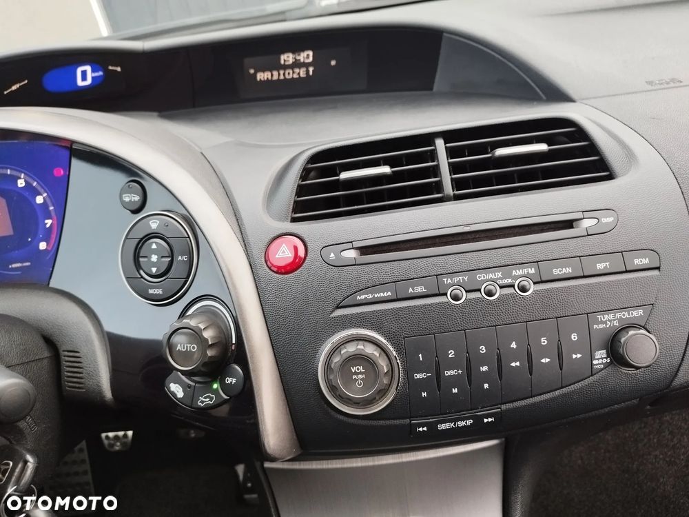 Honda Civic 1.8 Sport - 25