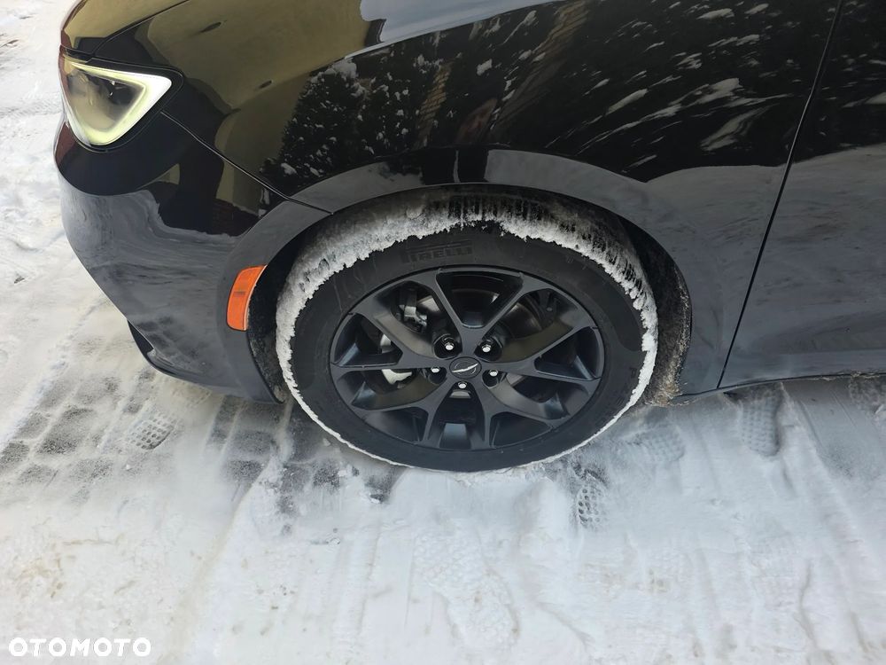 Chrysler Pacifica - 7