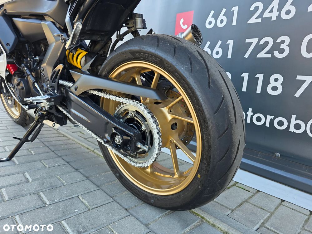 Yamaha R7 - 7