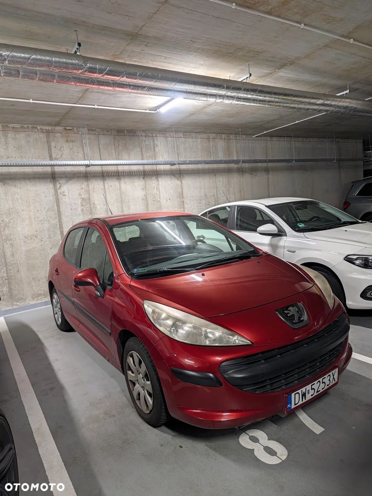 Peugeot 207 2006 photo 3