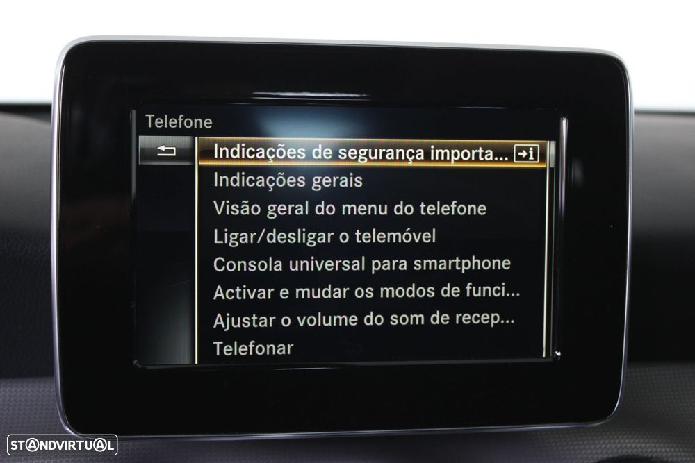 Mercedes-Benz GLA 180 d Urban - 36