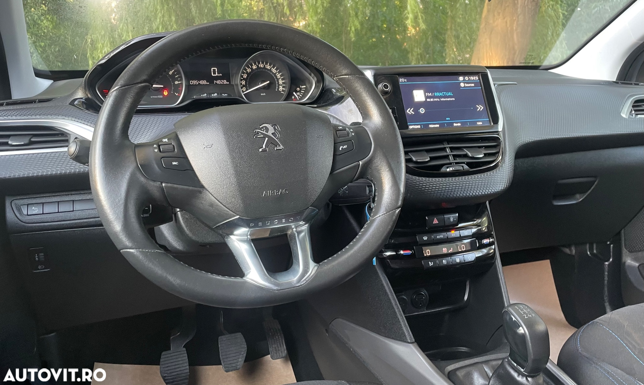 Peugeot 2008 PureTech 100 Stop&Start Allure Pack - 17