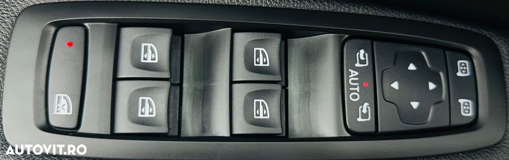 Renault Scenic BLUE dCi 120 BUSINESS EDITION - 11