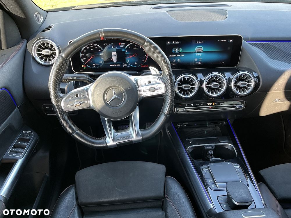 Mercedes-Benz GLA - 12