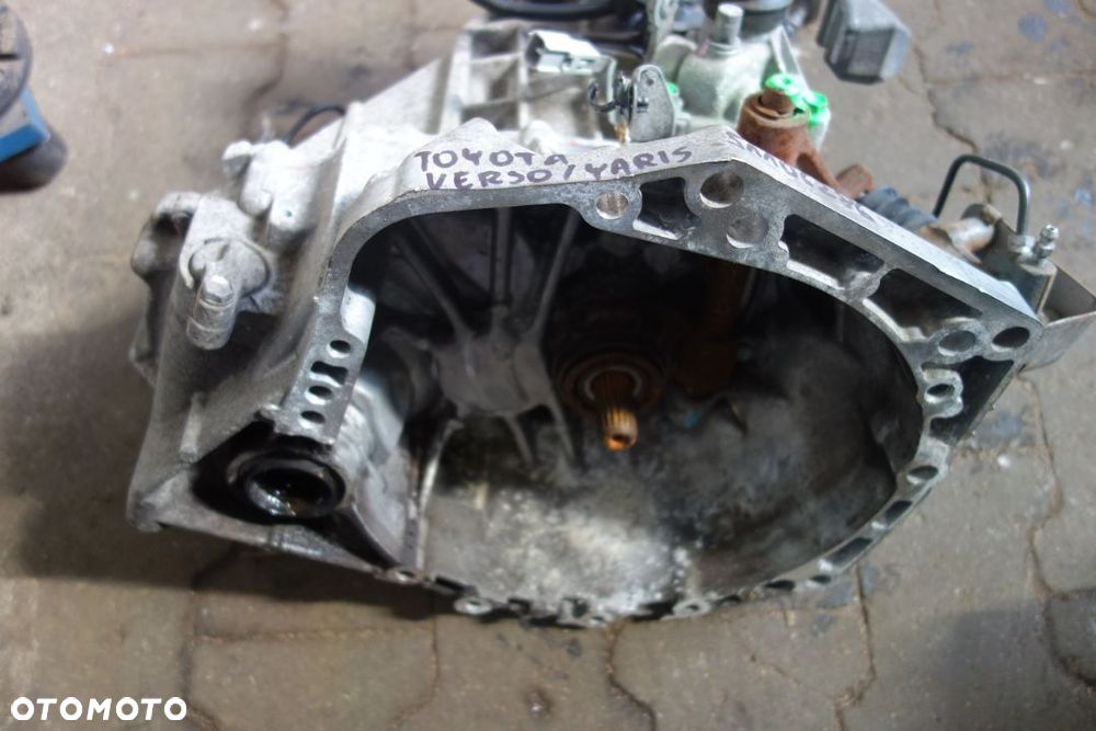 SKRZYNIA BIEGÓW TOYOTA 51106286 - 3