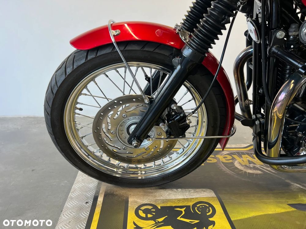 Triumph Bonneville - 6