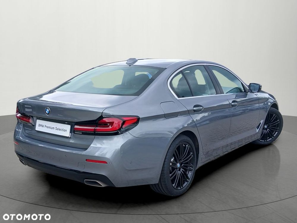 BMW Seria 5 540d xDrive mHEV - 7