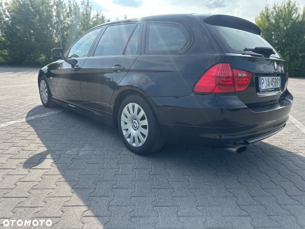 BMW Seria 3 320i - 3