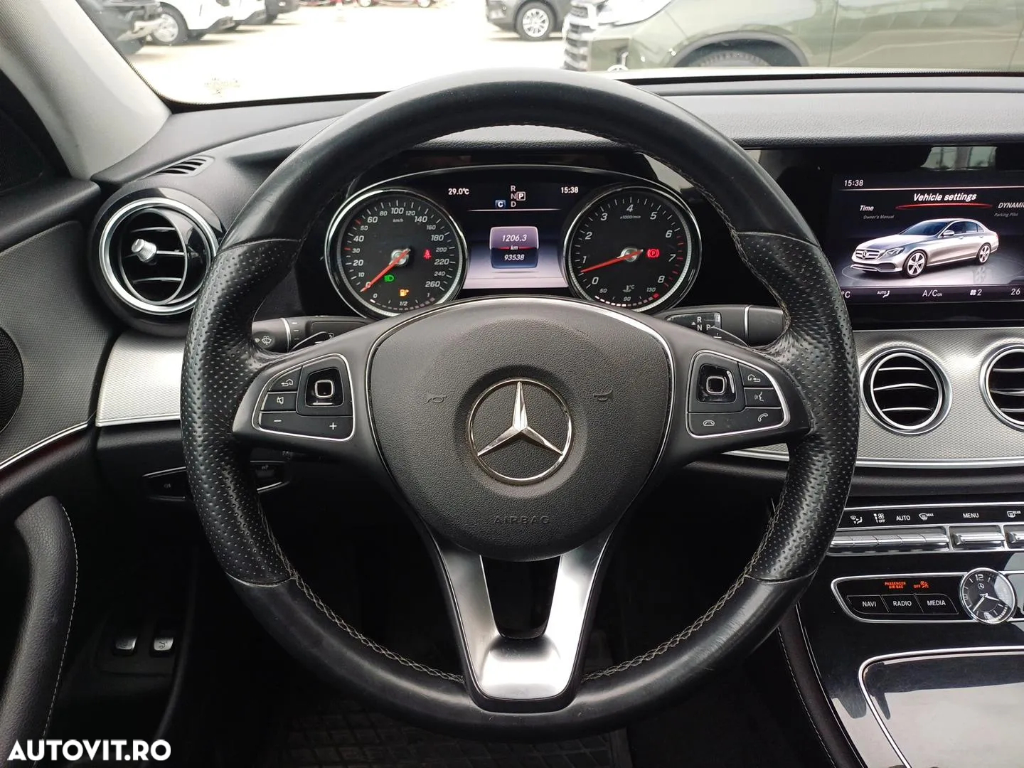 Mercedes-Benz E 200 9G-TRONIC Exclusive - 12