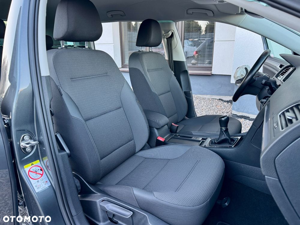 Volkswagen Golf - 20