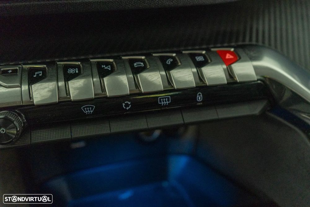 Peugeot 3008 Plug-In Hybrid 225 e-EAT8 Allure Pack - 17