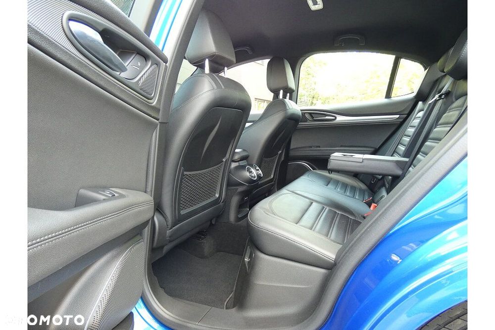 Alfa Romeo Stelvio 2.0 Turbo Veloce Q4 - 12