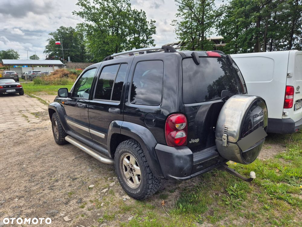 Jeep Cherokee - 4