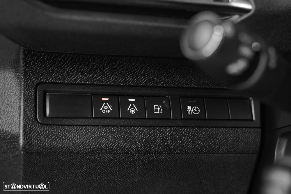 Peugeot 3008 1.6 Hybrid GT e-EAT8 - 37