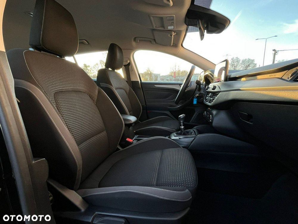 Ford Focus 1.5 EcoBlue Start-Stopp-System TITANIUM DESIGN - 16