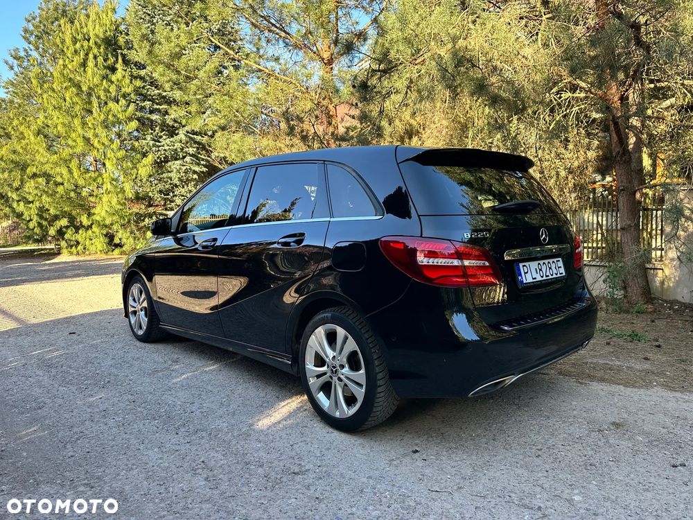 Mercedes-Benz Klasa B 220 4-Matic - 2