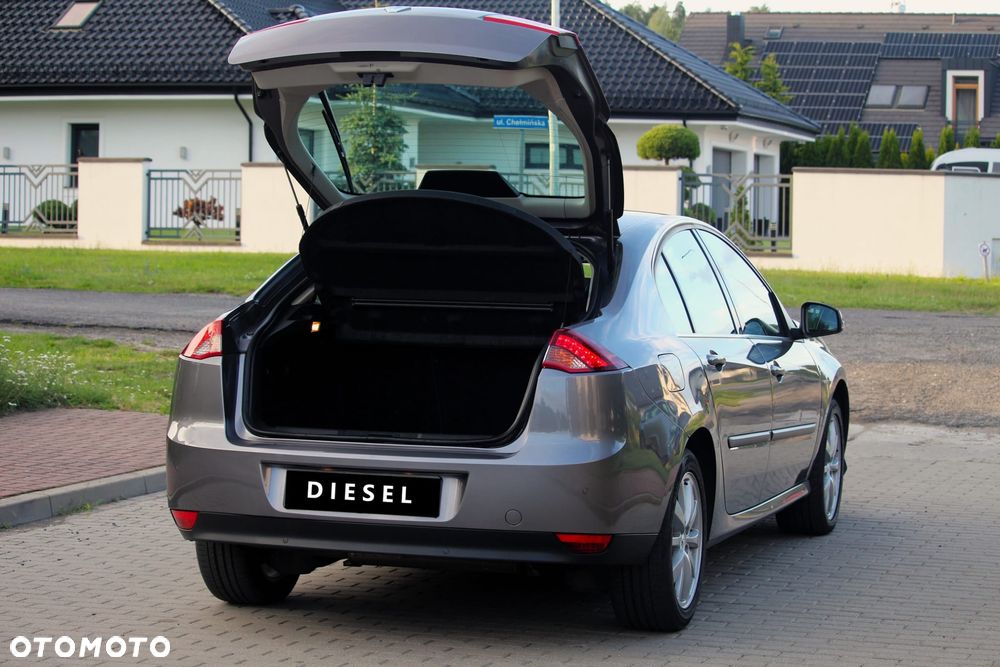 Renault Laguna dCi 110 FAP Bose Edition - 12