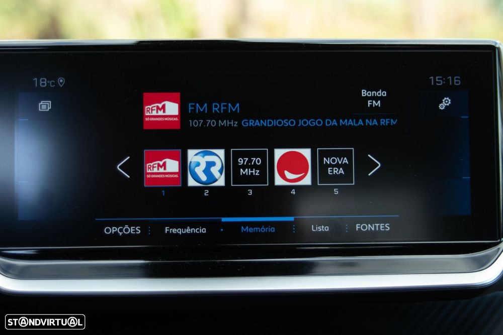 Peugeot 2008 1.2 PureTech Allure Pack - 21