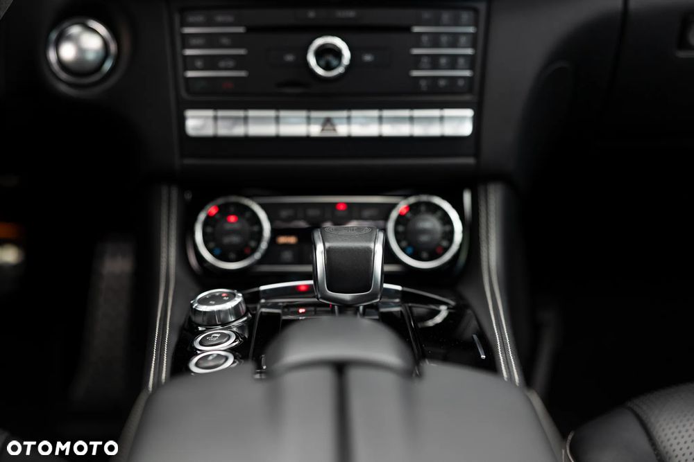 Mercedes-Benz CLS - 23