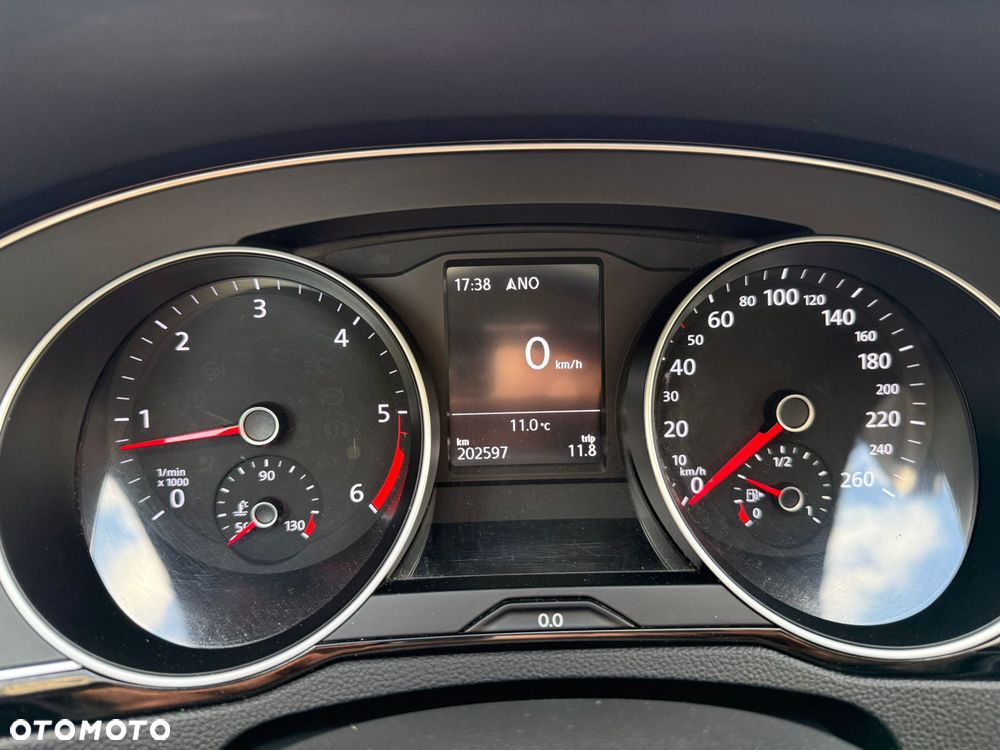 Volkswagen Passat 1.6 TDI (BlueMotion Technology) Comfortline - 28