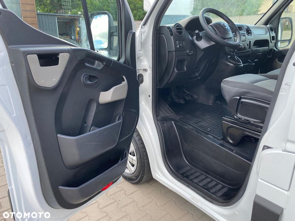 Nissan NV400 - 12