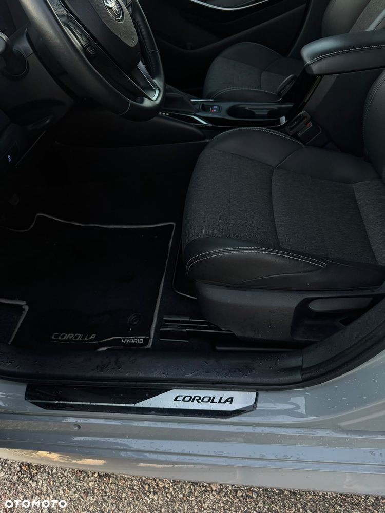 Toyota Corolla 1.8 Hybrid Selection - 6