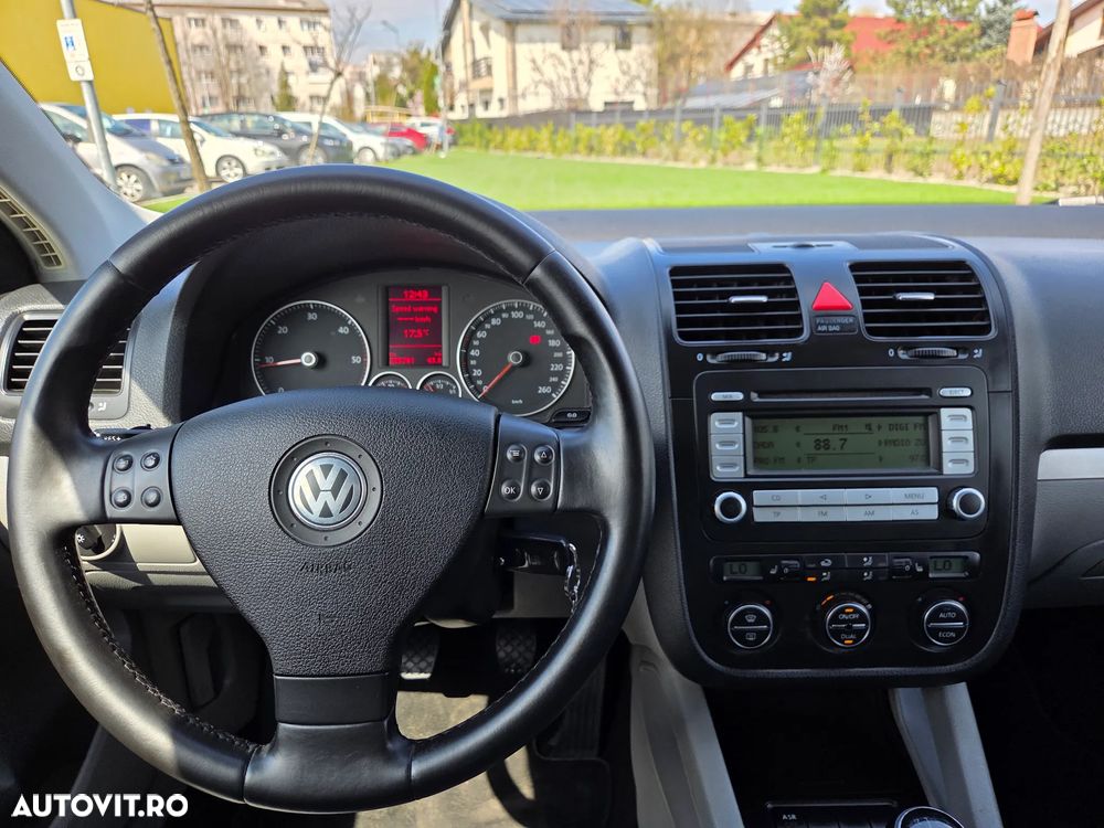 Volkswagen Jetta - 17