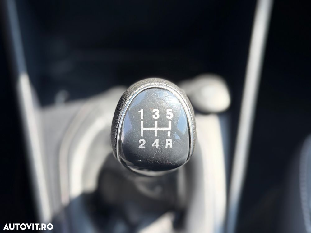 Ford Fiesta 1.1 S&S TREND - 9