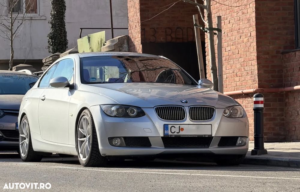 BMW Seria 3 325i - 2