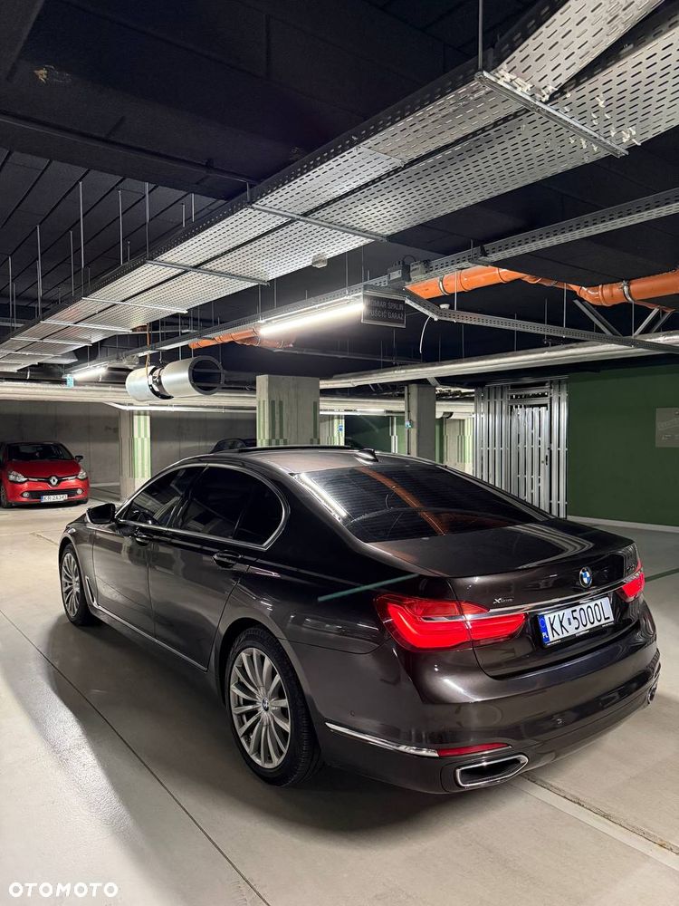 BMW Seria 7 740d xDrive - 12