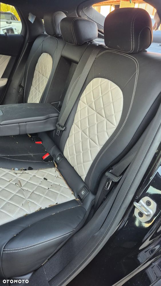Mercedes-Benz GLC 300 d 4Matic 9G-TRONIC AMG Line - 18