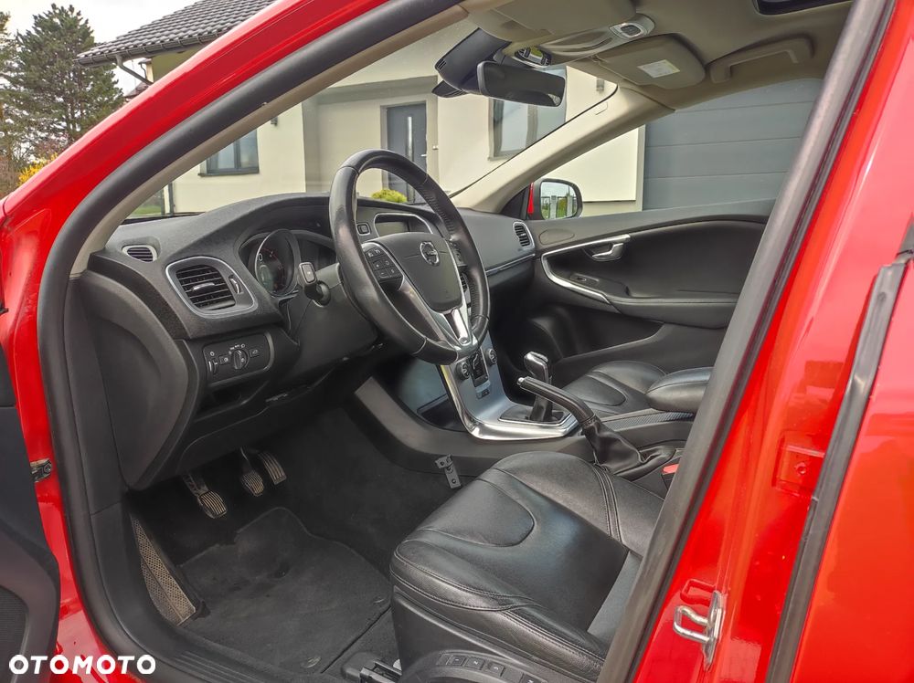 Volvo V40 D2 Inscription - 12