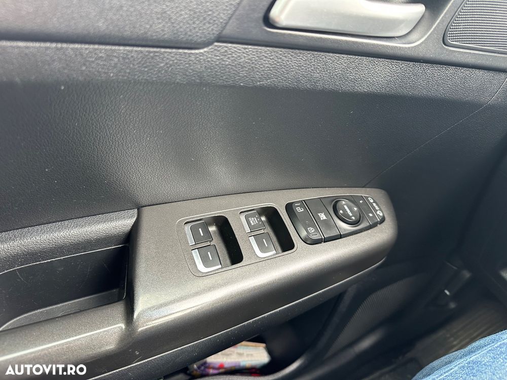 Kia Sportage 1.6 GDI 6MT 4x2 Classic - 12