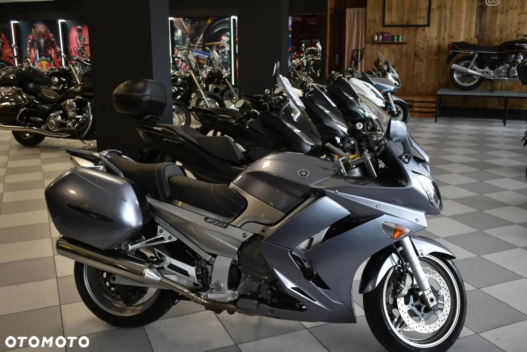 Yamaha FJR - 40