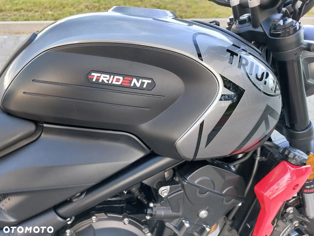 Triumph Trident - 30