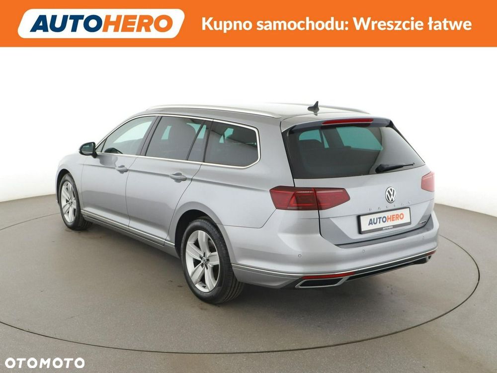 Volkswagen Passat Variant 2.0 TDI 4Mot Elegance DSG - 5