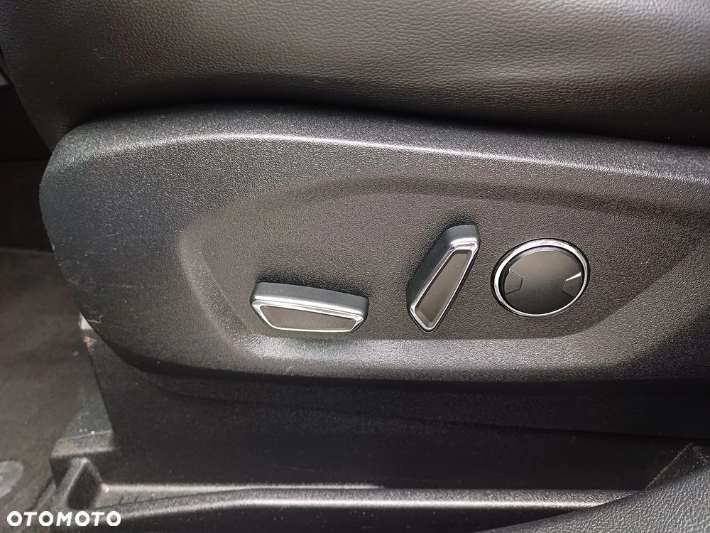 Ford S-Max - 17
