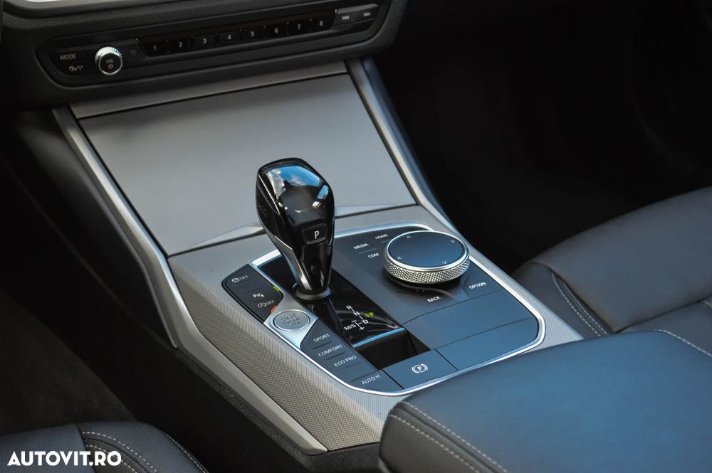 BMW Seria 3 320i Aut. Luxury Line - 39