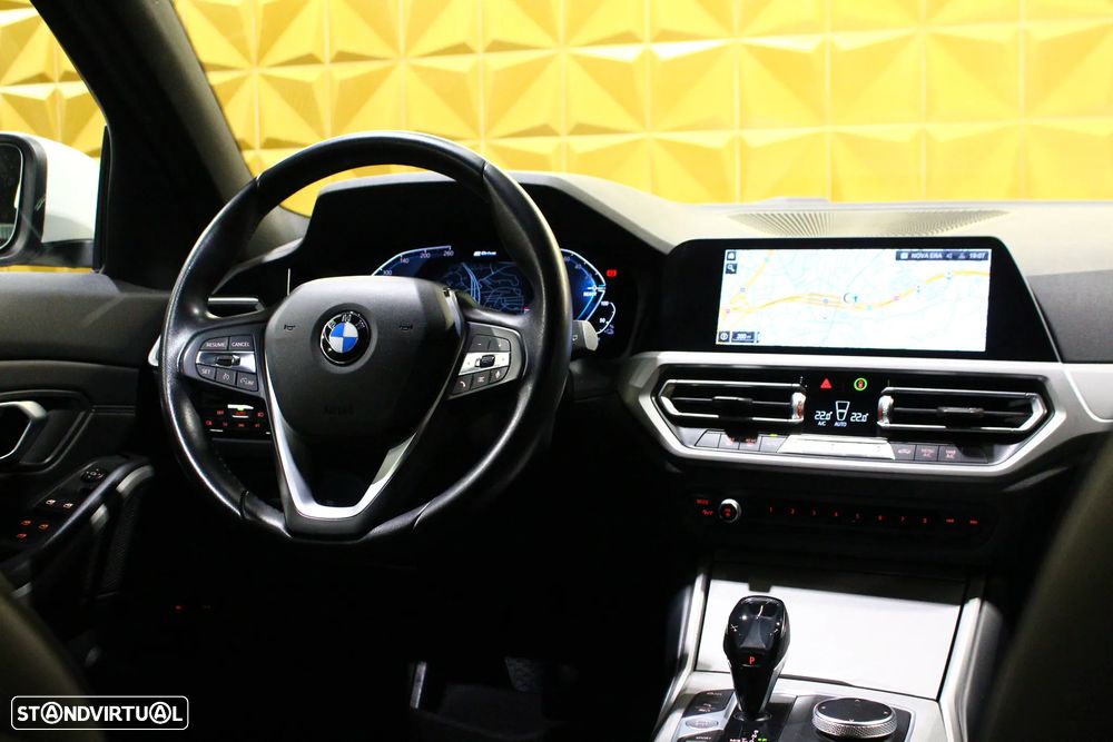BMW 320 e Line Sport Auto - 14