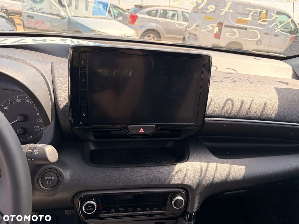 Toyota Yaris - 7